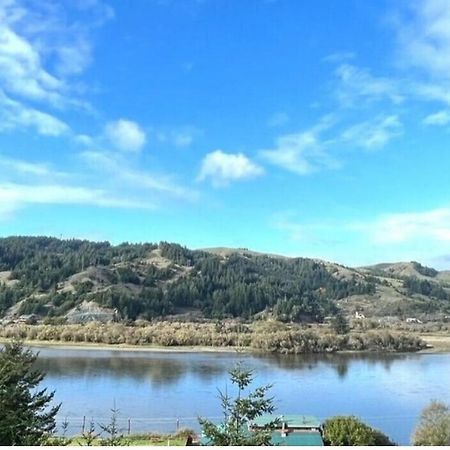 Rogue River Landing Resort Gold Beach Eksteriør bilde